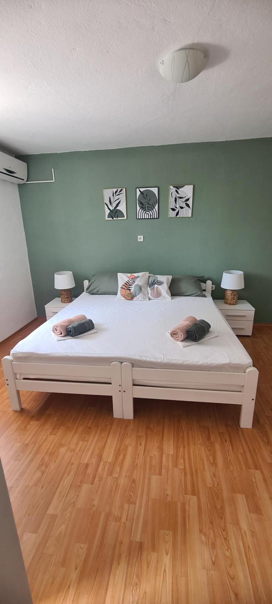 Apartments And Rooms Sanja Sibinj Krmpotski Extérieur photo